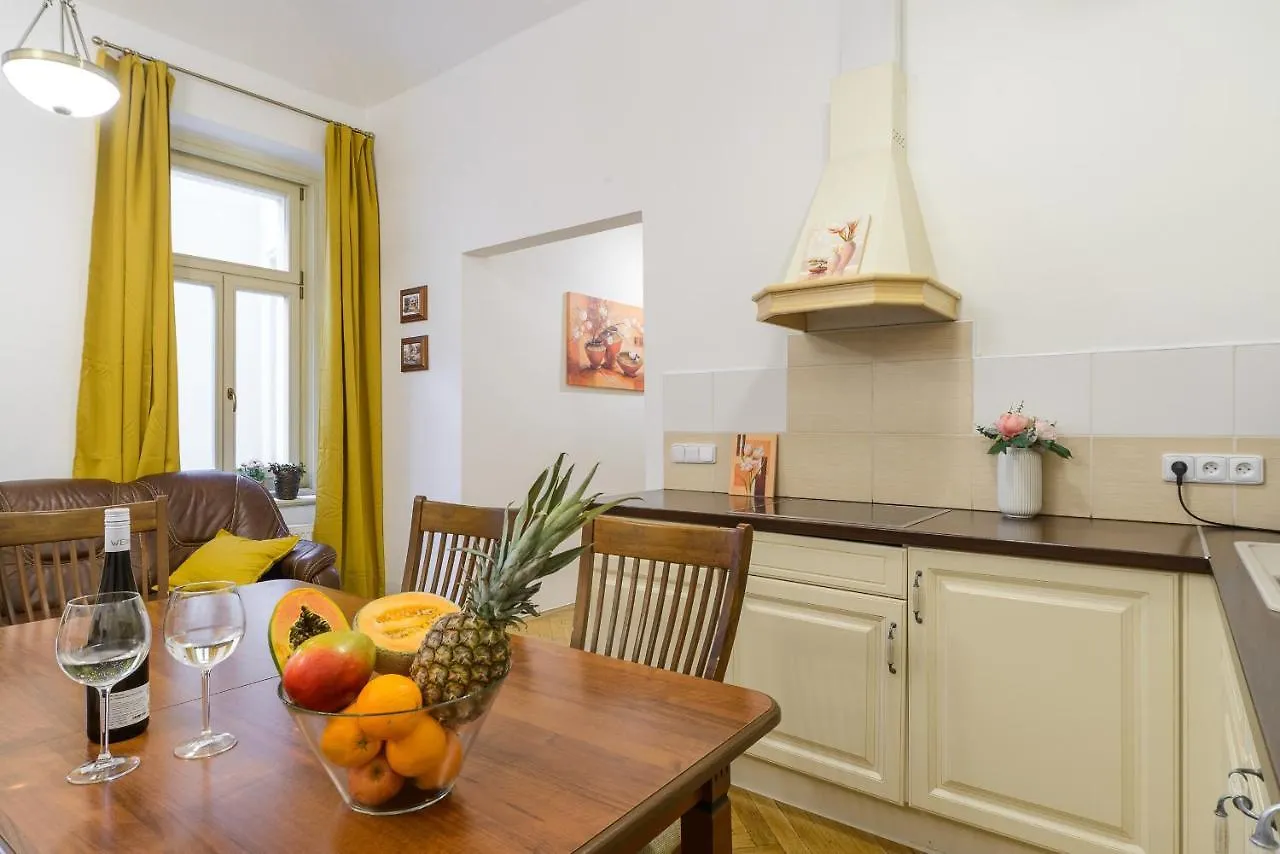 Superior Apartments Near Dlouha Street Prague
